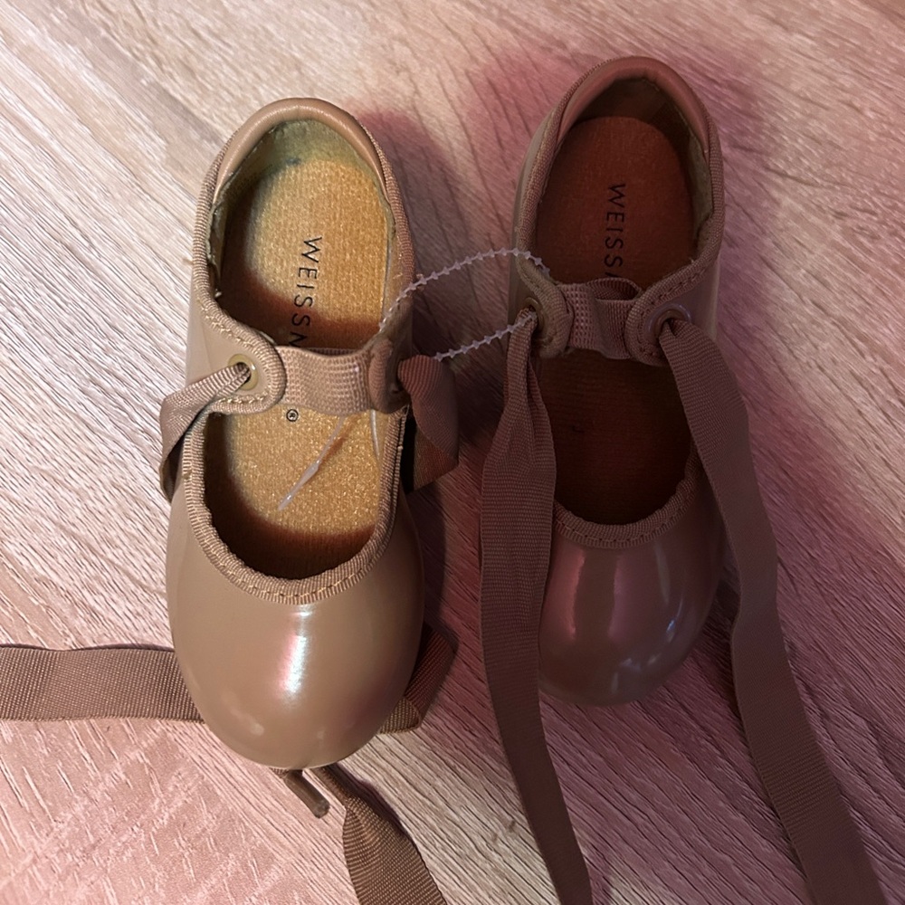 Weismann tan tap shoes size 6